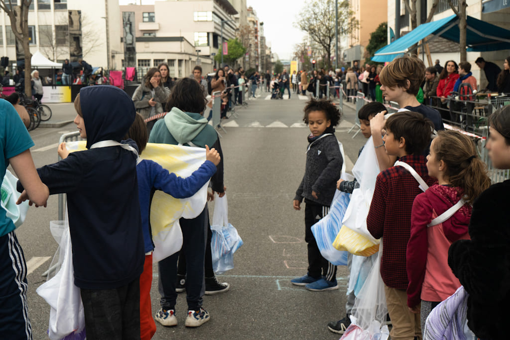 2023, Performance Dernière ligne droite ! - Fête du livre jeunesse Villeurbanne © Lucas Zambon